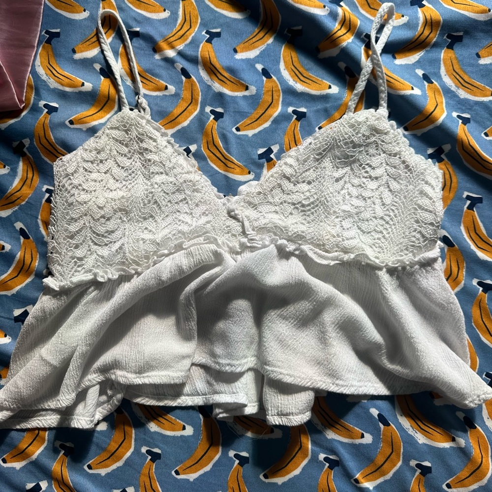 super cute cropped tank:)